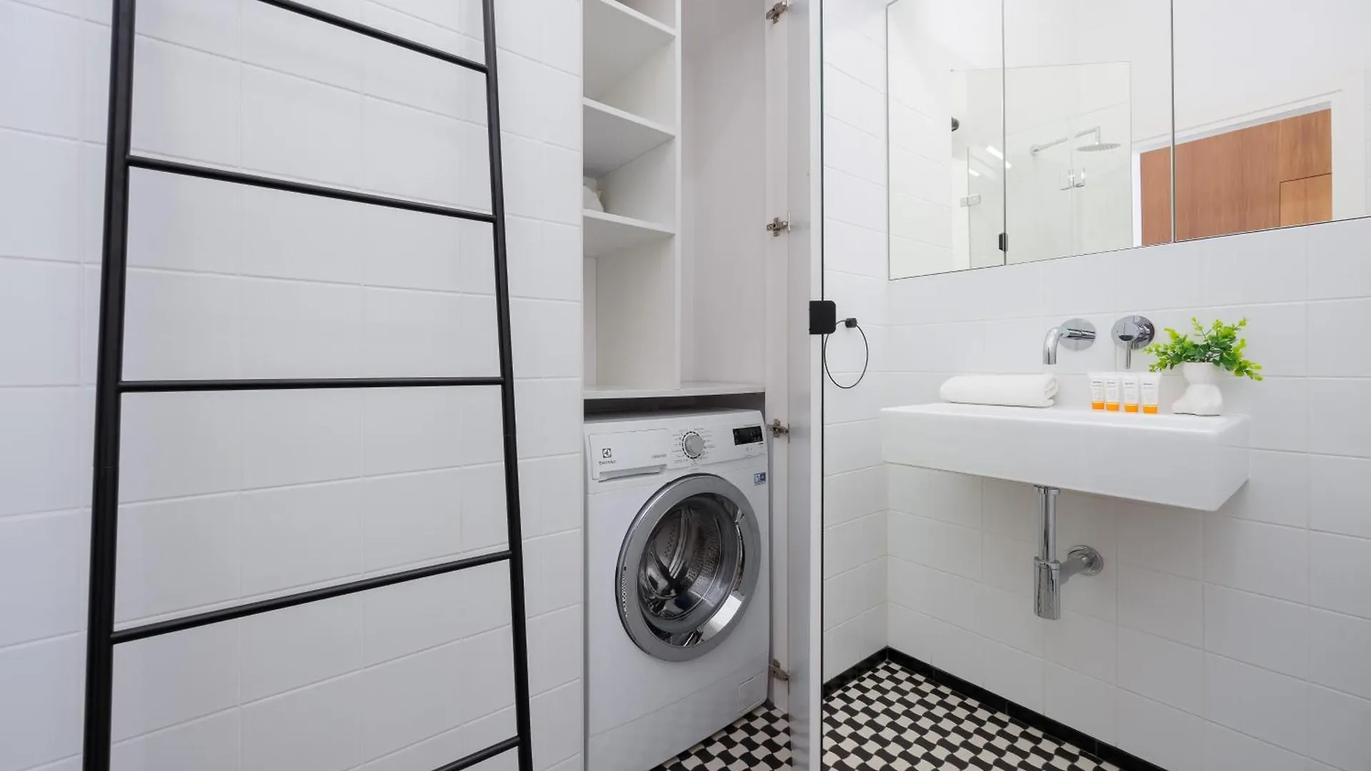 Atmospheric 1 Bedroom Apartment By Noclegi Renters Warsaw