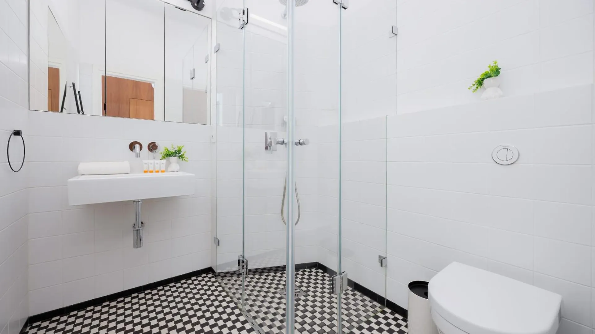 Atmospheric 1 Bedroom Apartment By Noclegi Renters Warsaw 0*,  Poland